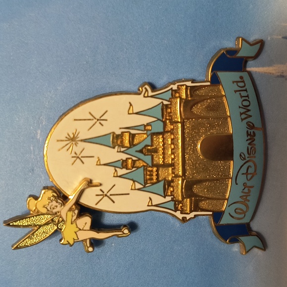 🏰Disney Cinderella's Castle with Tinkerbell Pin - Picture 1 of 5